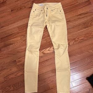 Yellow skinny jeans